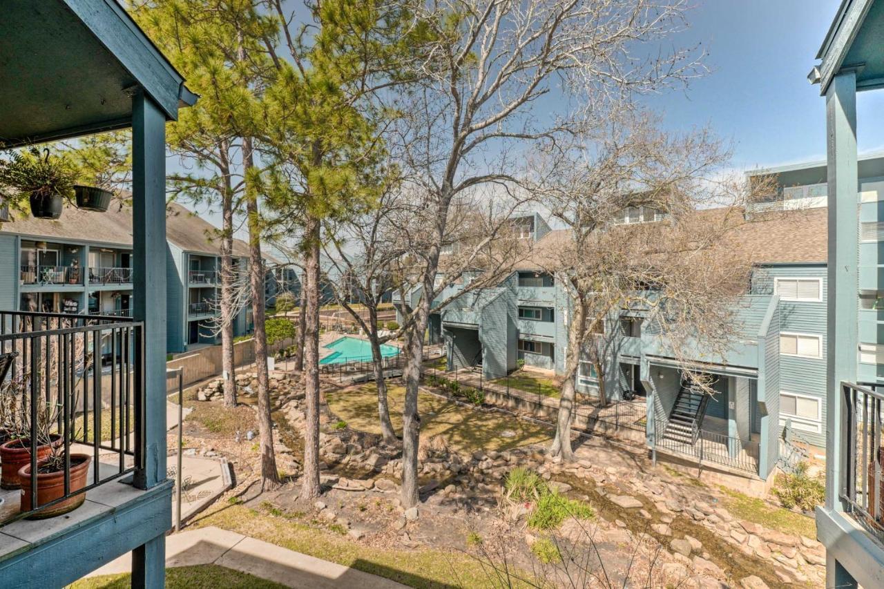 Idyllic Montgomery Condo With Pool And Lake View! 外观 照片