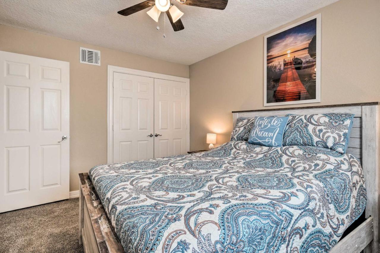 Idyllic Montgomery Condo With Pool And Lake View! 外观 照片